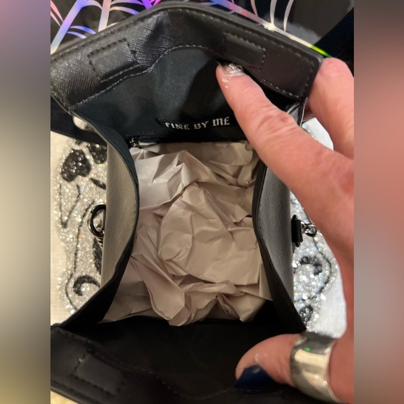 🖤👻❤️BNWOT-MAD ENGINE VIRAL HALLOWEEN SUPER CUTE HAUNTED HOUSE CROSSBODY 🖤👻❤️ - Picture 6 of 8